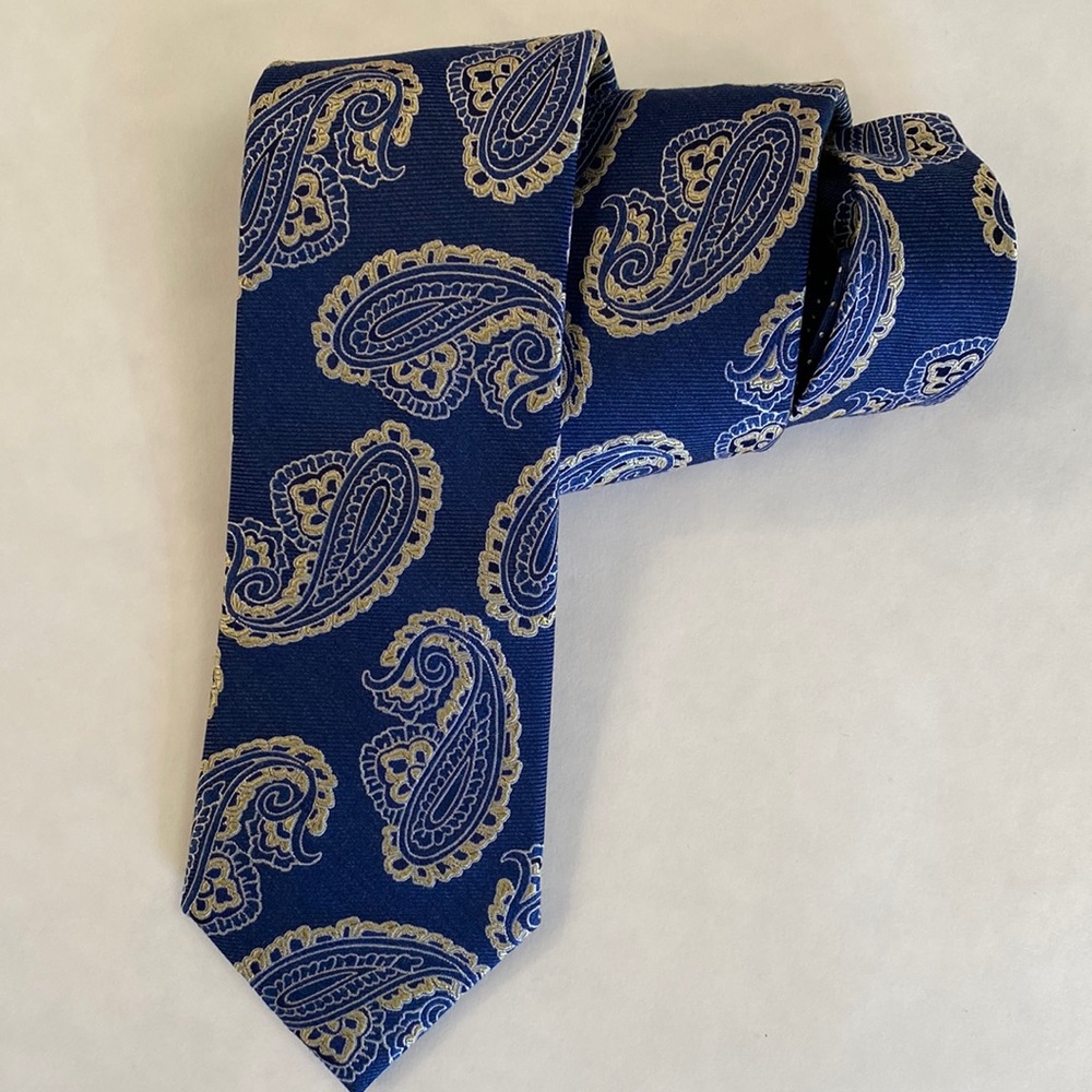 Croft & Barrow Blue Paisley Design Necktie